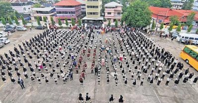 സ്‌കൂള്‍ അസംബ്ലിയില്‍ വന്ദേമാതരം ആലപിക്കുന്നത് നിര്‍ബന്ധം; ഉറപ്പുവരുത്താന്‍ വീഡിയോ റെക്കോഡിങ്: ഉത്തരവിറക്കി ബംഗാള്‍ വിദ്യാഭ്യാസ വകുപ്പ്